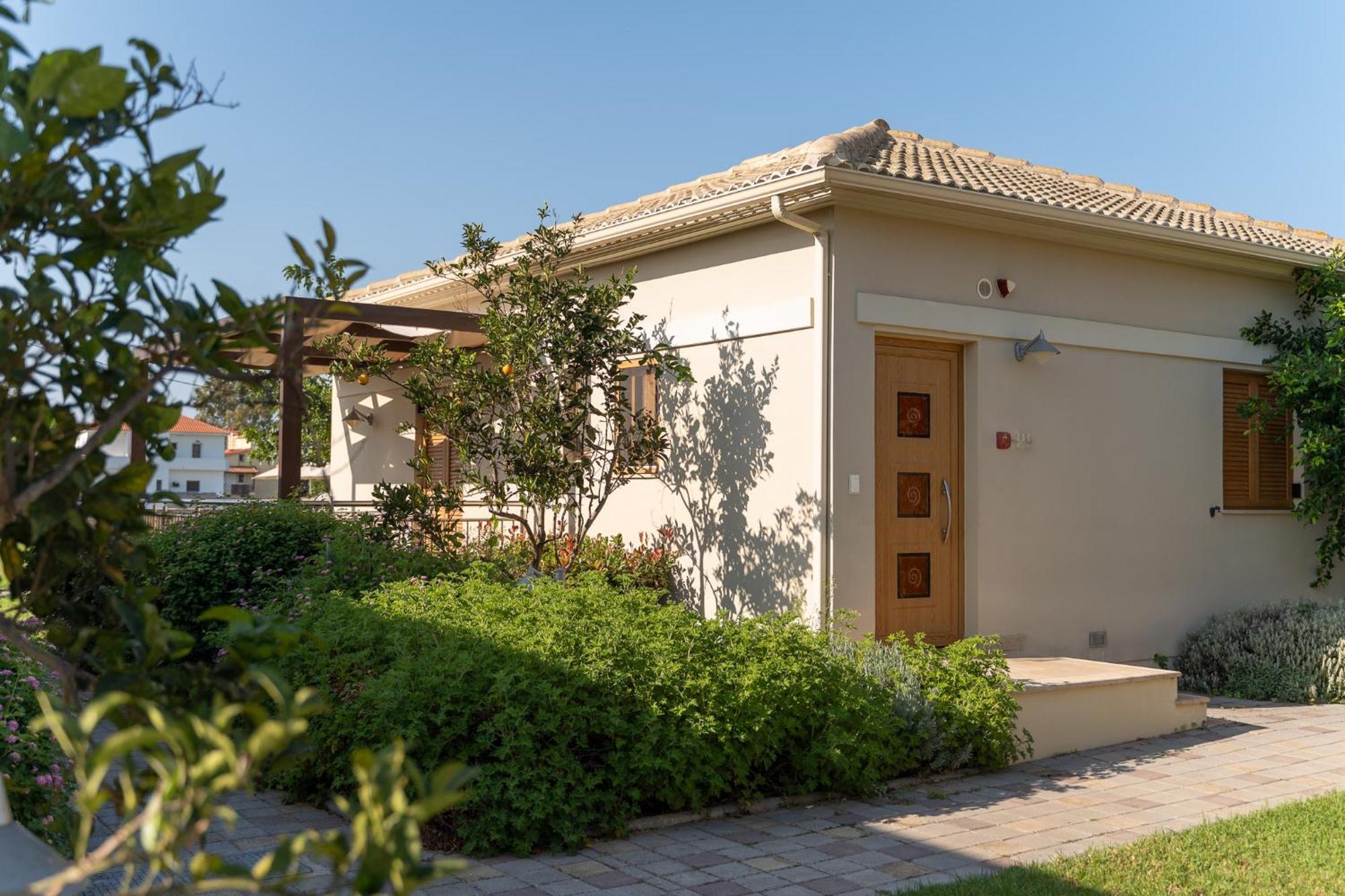 Niriides Luxury Villas Modon Exterior foto