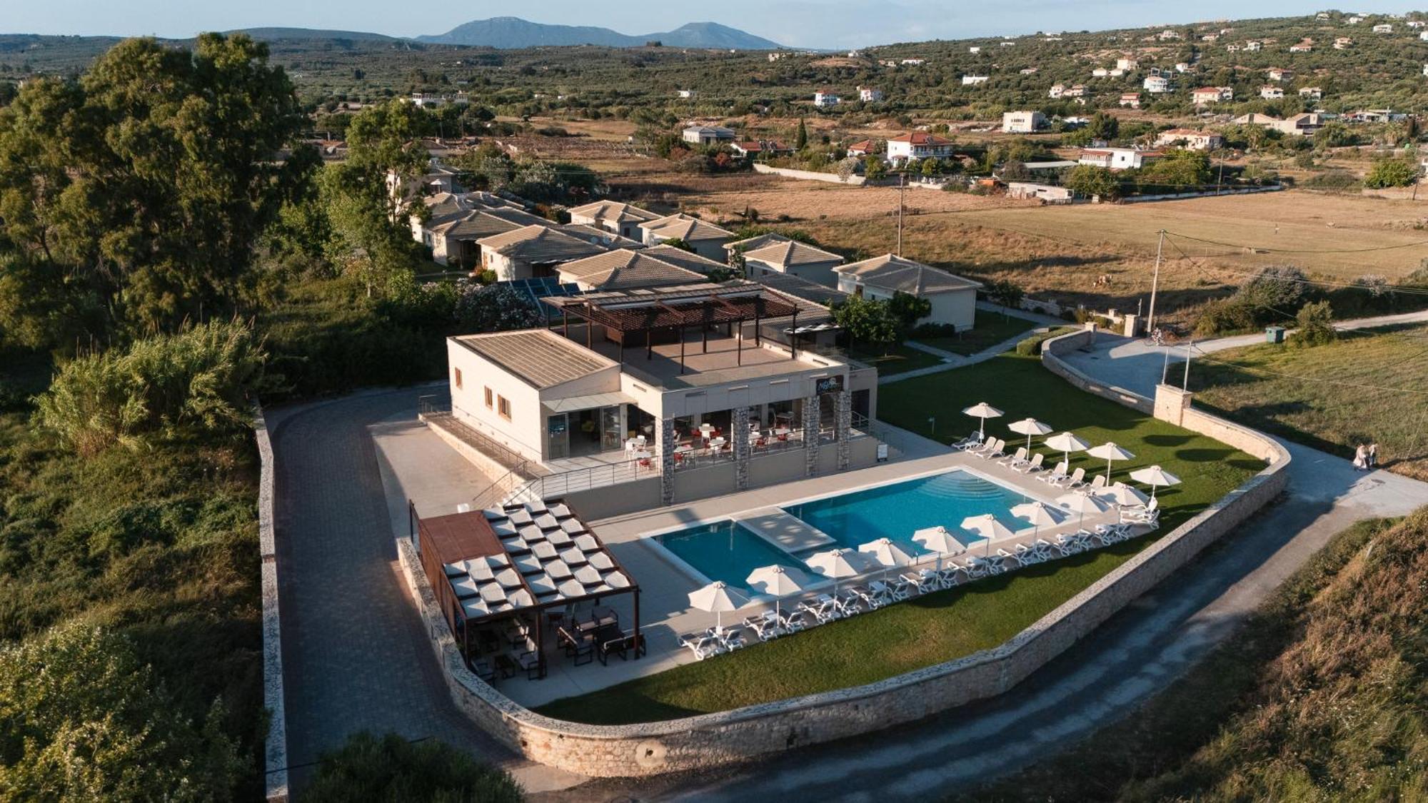 Niriides Luxury Villas Modon Exterior foto