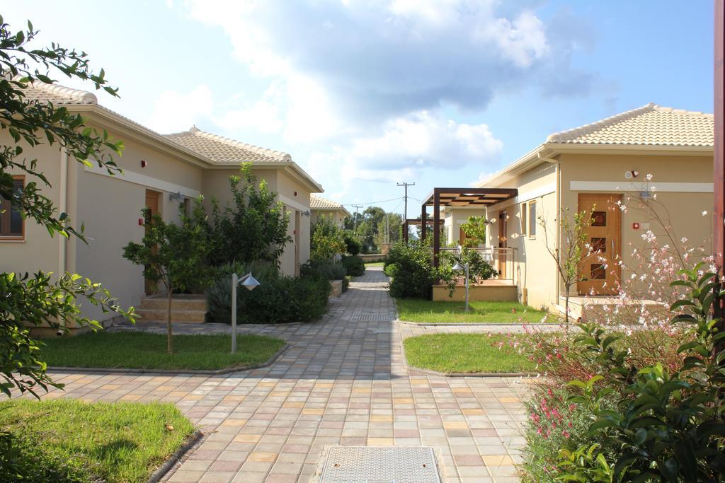 Niriides Luxury Villas Modon Exterior foto